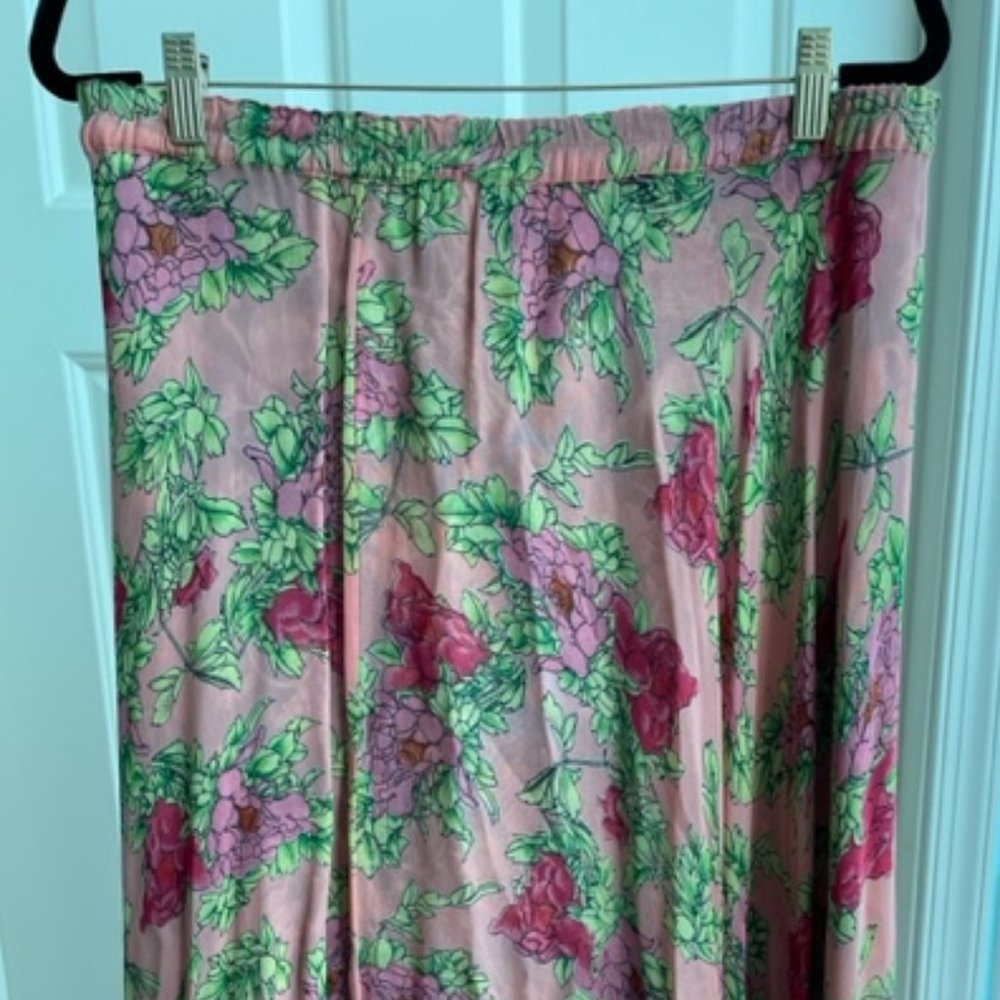 Sarah Arizona skirt; reversible; 36" long; 100%rayon; pink and floral print